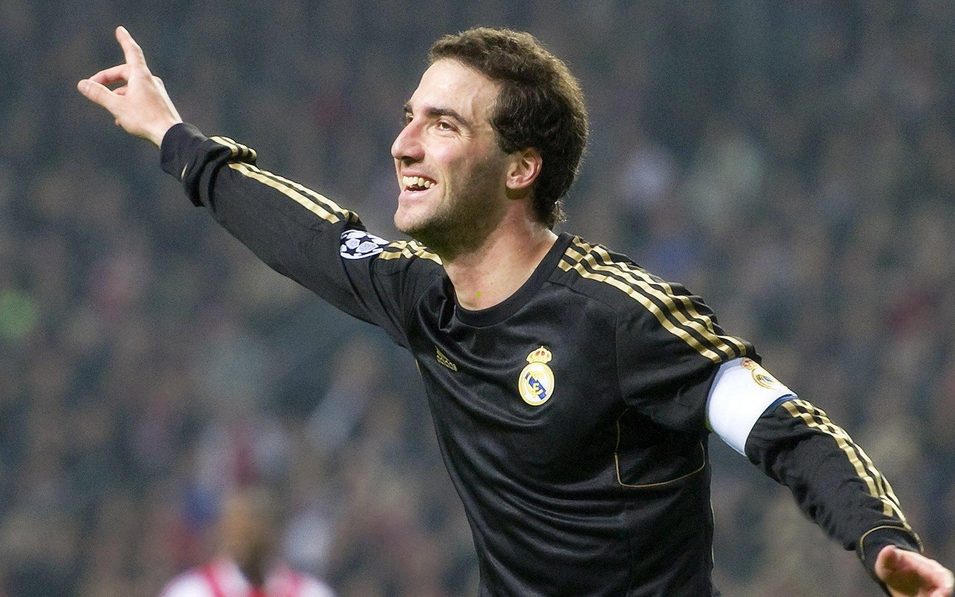 金年会体育团队-曼联旧将欧冠独中两元导演逆转奇迹，20场造17球锋芒毕露震撼足坛